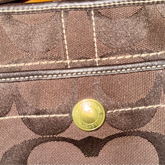 COACH (2002) Brown Signature Shoulder Bag - Picture 5 of 5